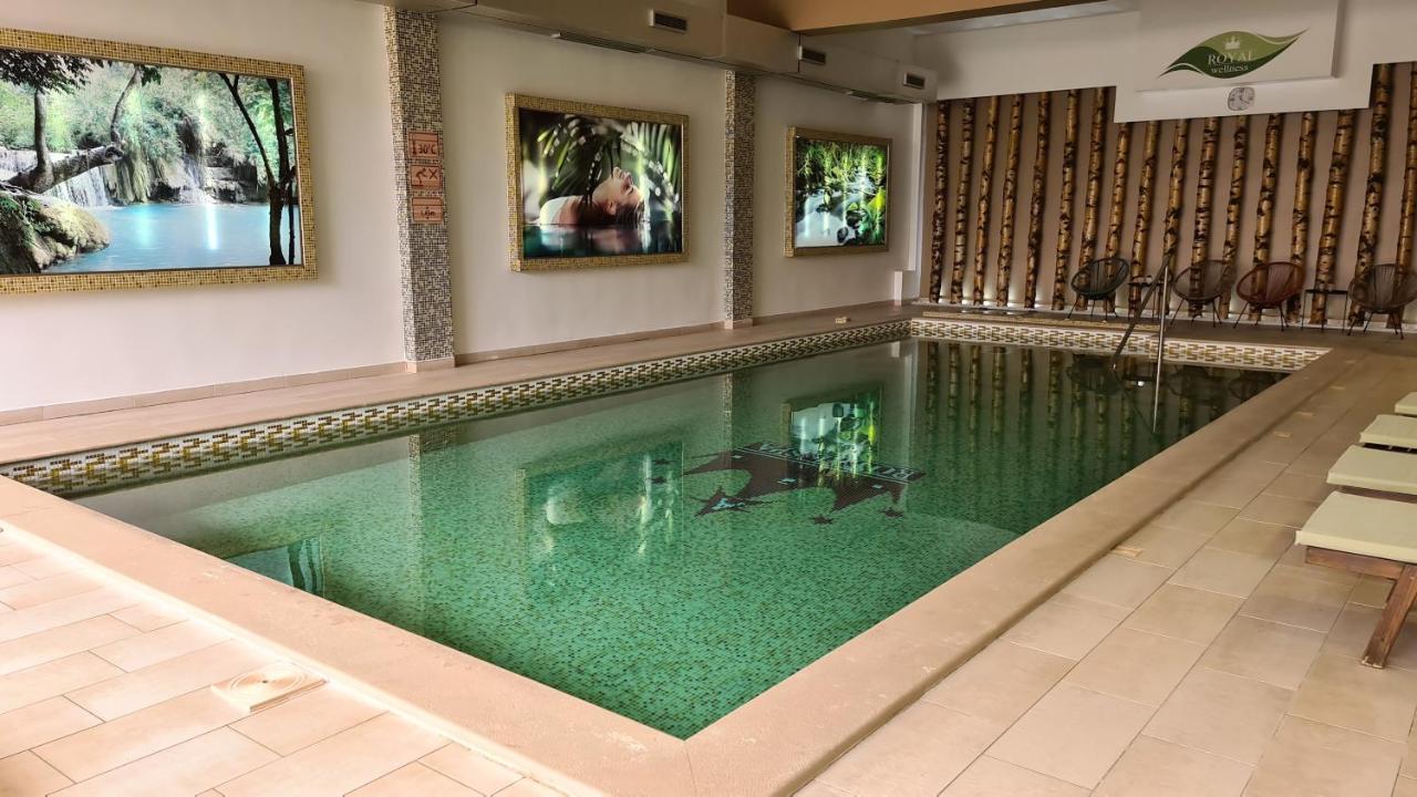 Royal Aparthotel 4*